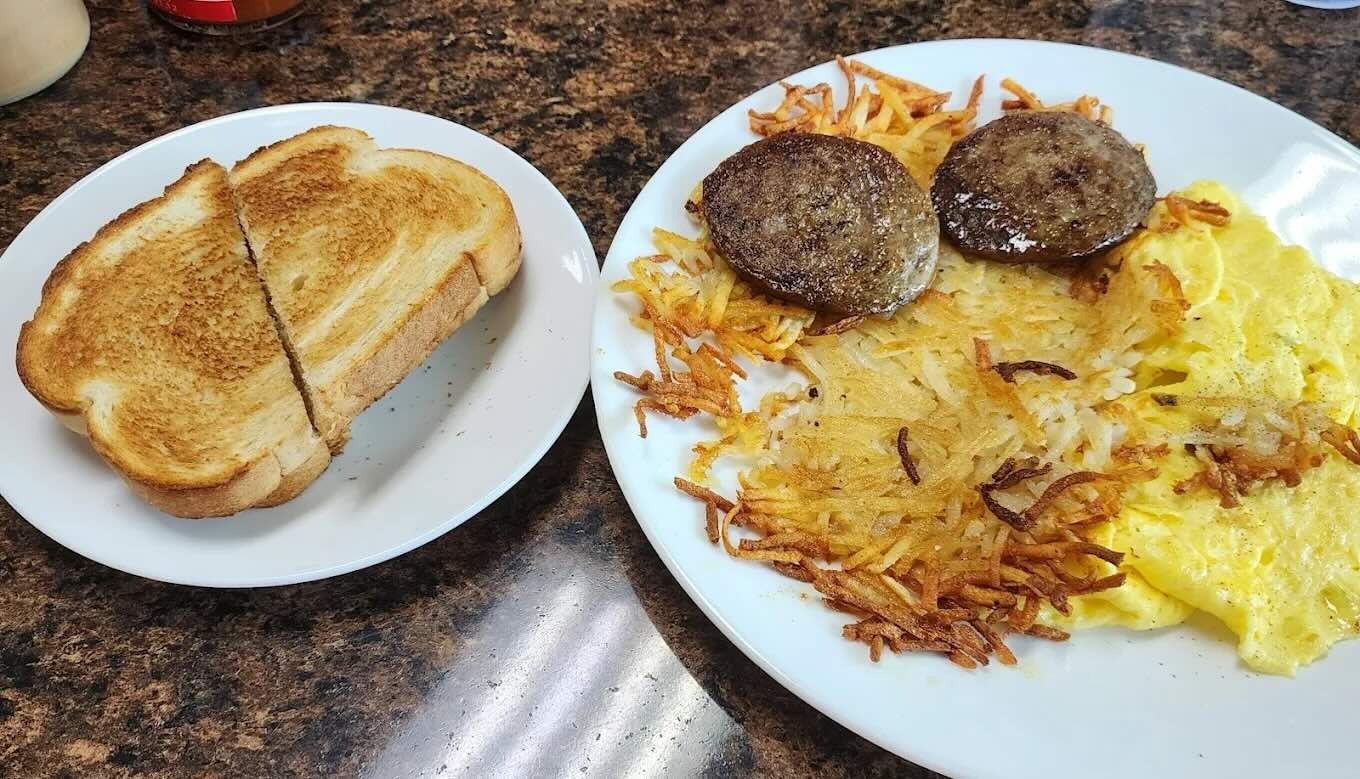 Gift Ideas You Can Still Pull Off by Tomorrow + Best $15 Meals in Naples? + Holiday Check-in!