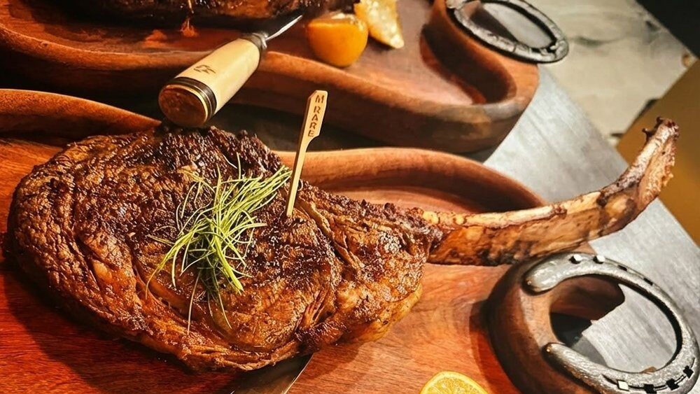 Inside Naples’ New Argentinian Steakhouse